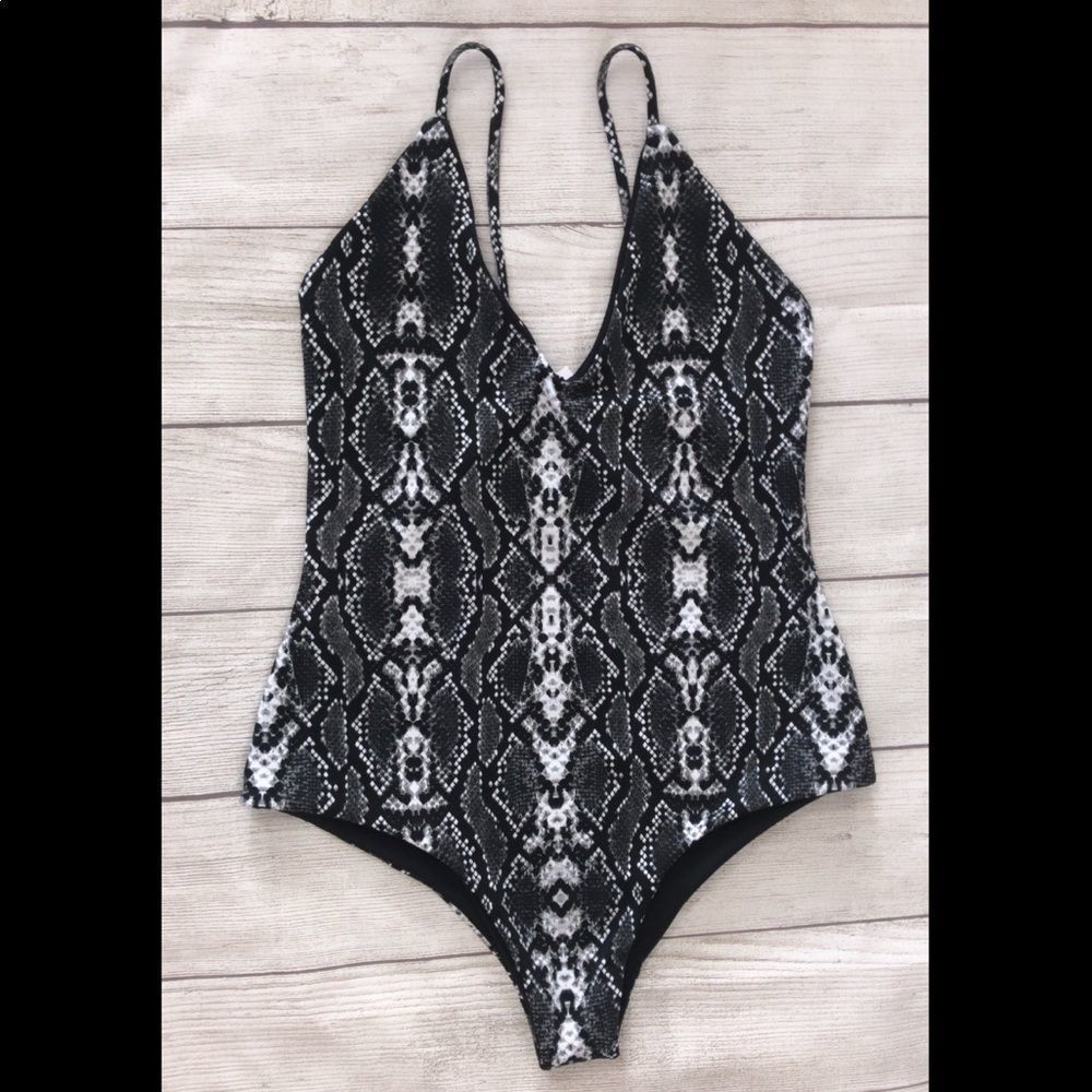 ❥ Women’s Wanderluxe Talia Onepiece in Snake
